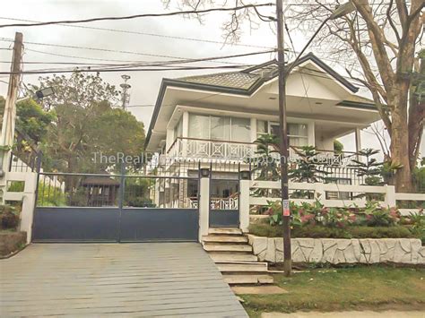 Houses for sale in Tagaytay City, Cavite .